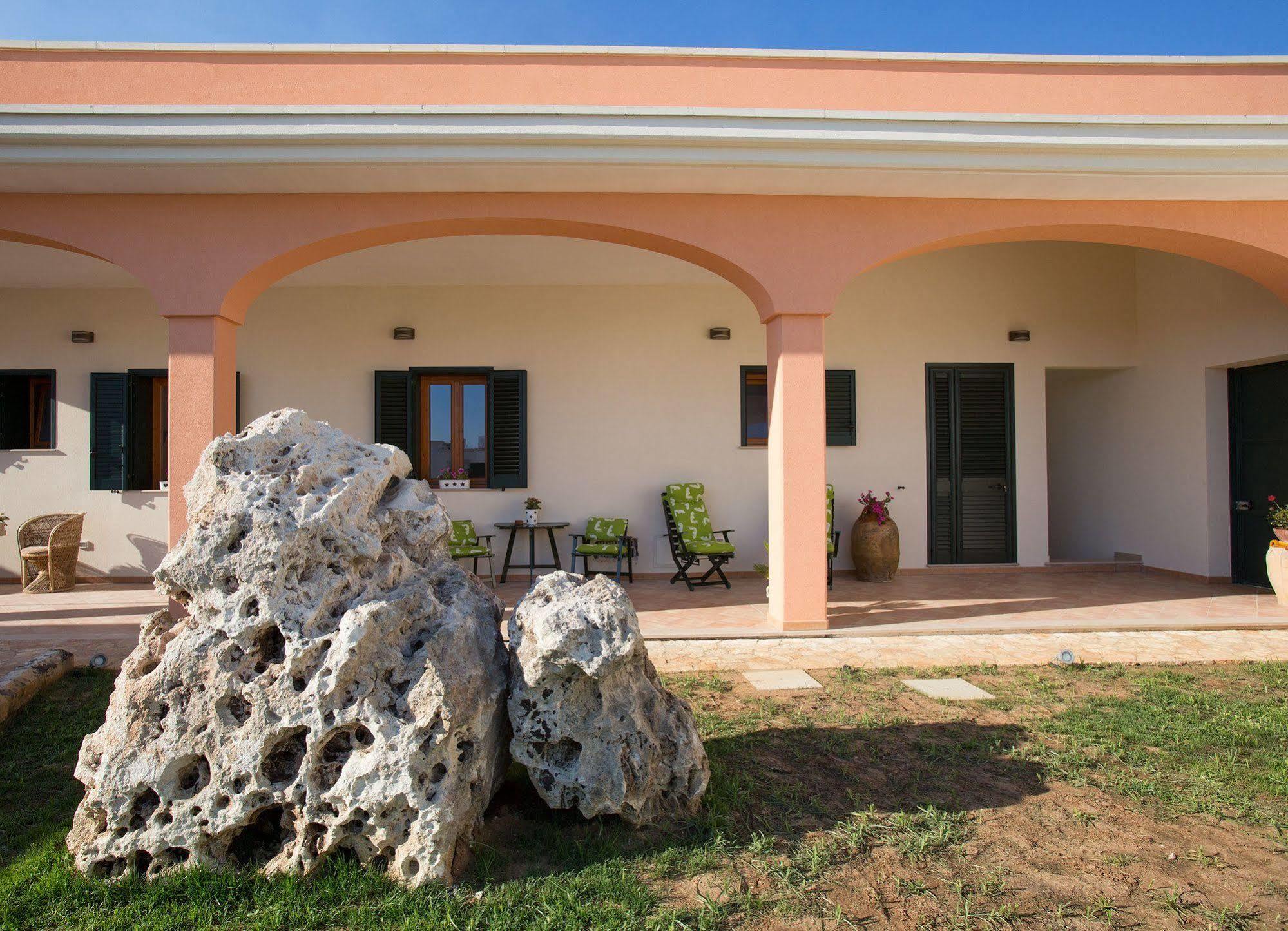 Casina Dei Nonni Bed & Breakfast Carpignano Salentino Exterior photo