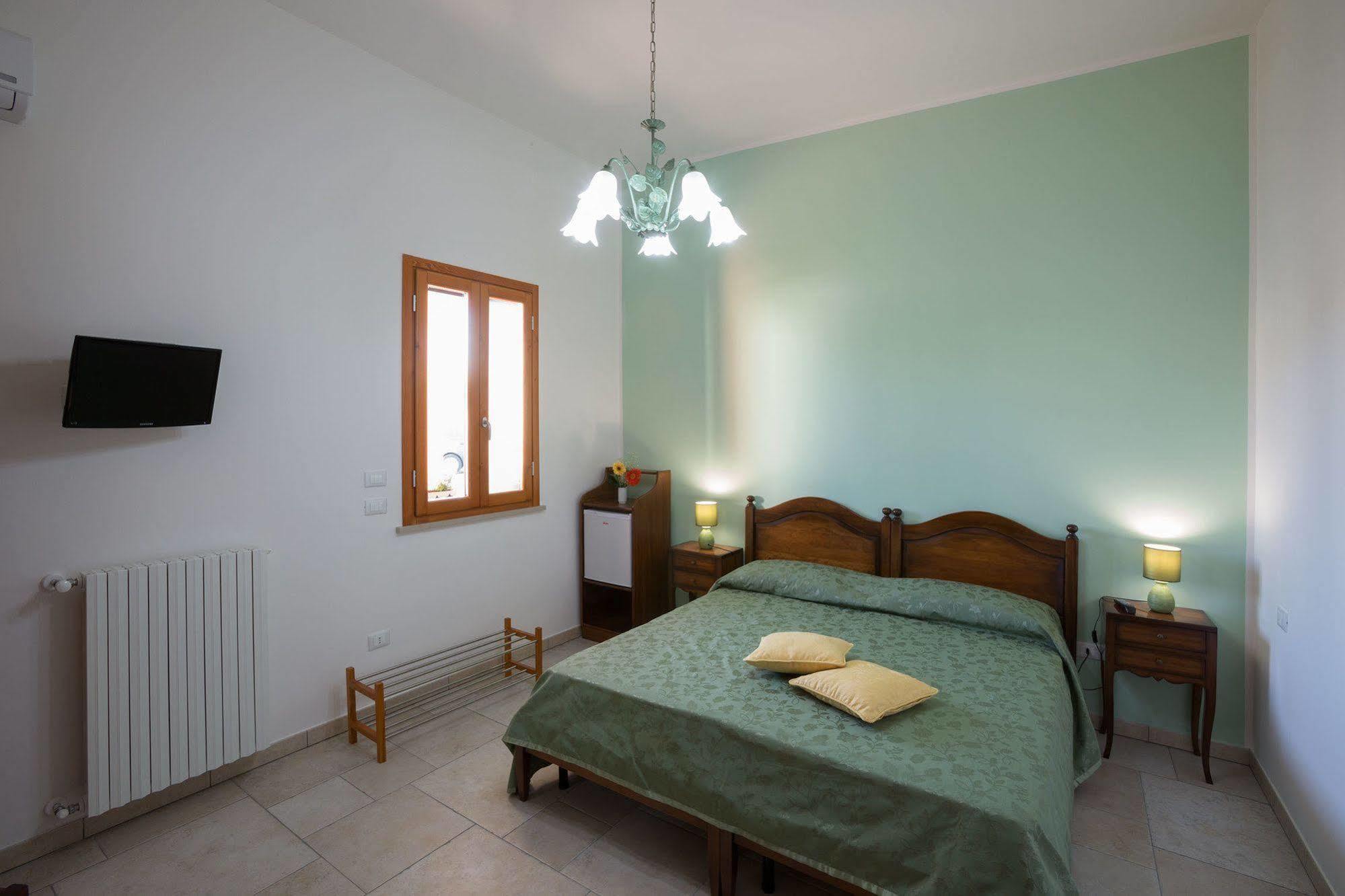 Casina Dei Nonni Bed & Breakfast Carpignano Salentino Exterior photo